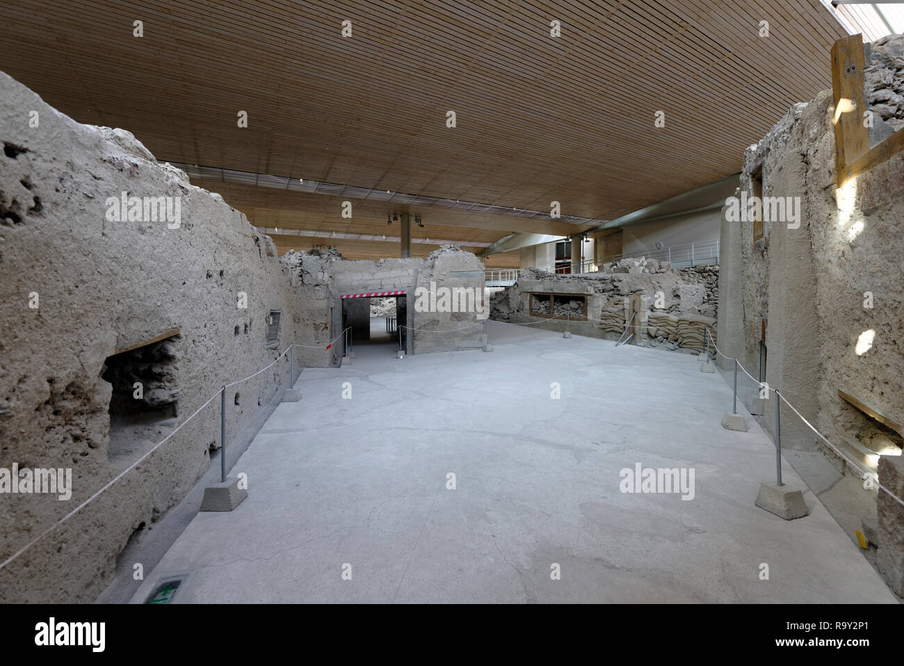 Il sito archeologico di Akrotiri, a Minoan Età del Bronzo insediamento la vulcanica isola greca di Santorini (Thera), in Grecia. La liquidazione è stata dest Foto Stock