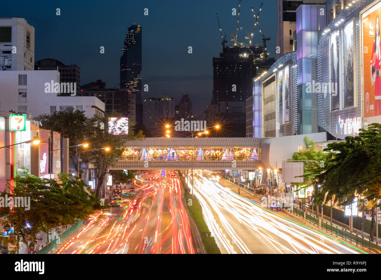 Il traffico in movimento a Bangkok Foto Stock
