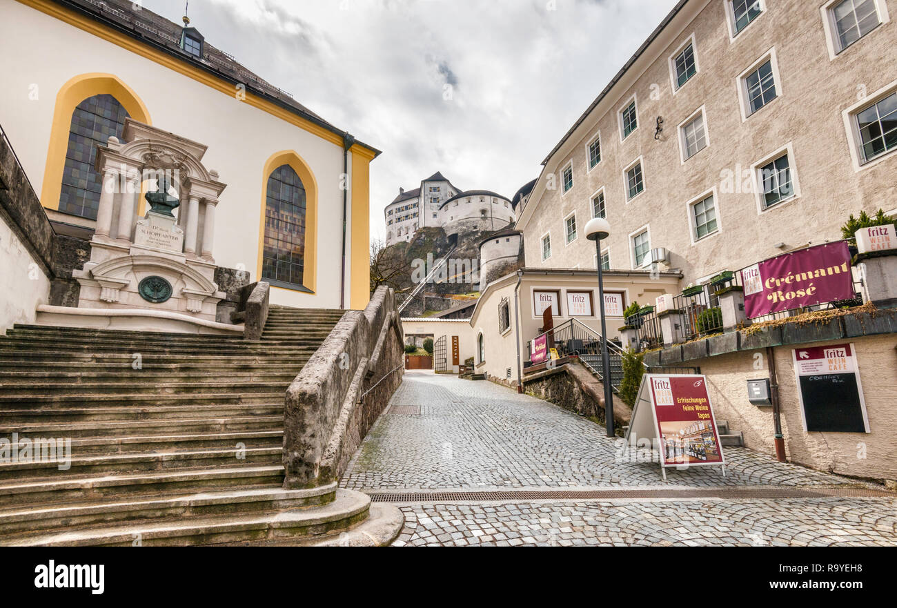 Il Festung passaggio che conduce alla fortezza di Kufstein, in Kufstein, Tirolo, Austria Foto Stock