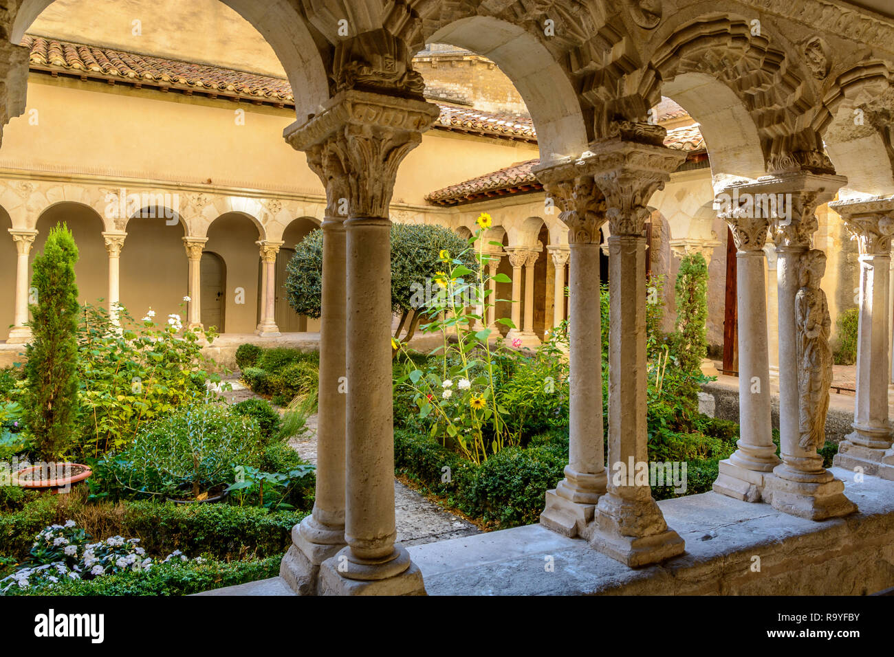 San Sauveur chiostro presso la Cattedrale di Aix-en-Provence, gemme nascoste in Francia Foto Stock