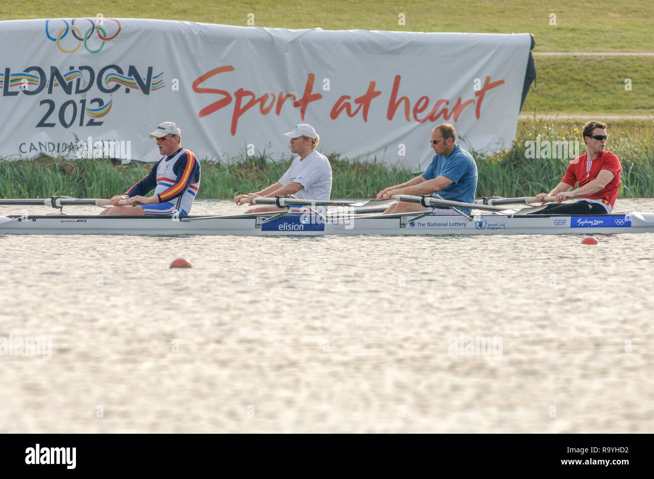 FISA 2005 World Cup, Dorney Lake, Eton, Inghilterra, 26.05.05. Leggende quattro corsi di formazione - corsa Sir Matt Pinsent, Tim Foster, Sir Steve Redgrave e James Cracknell, treno sul Dorney Lake, in preparazione per il sabato, rievocazione 2000 Sydney finale di uomini e quattro. Foto di Peter Spurrier. immagini email@intersport-immagini[Credito Pietro Spurrier/ Intersport immagini] Foto Stock