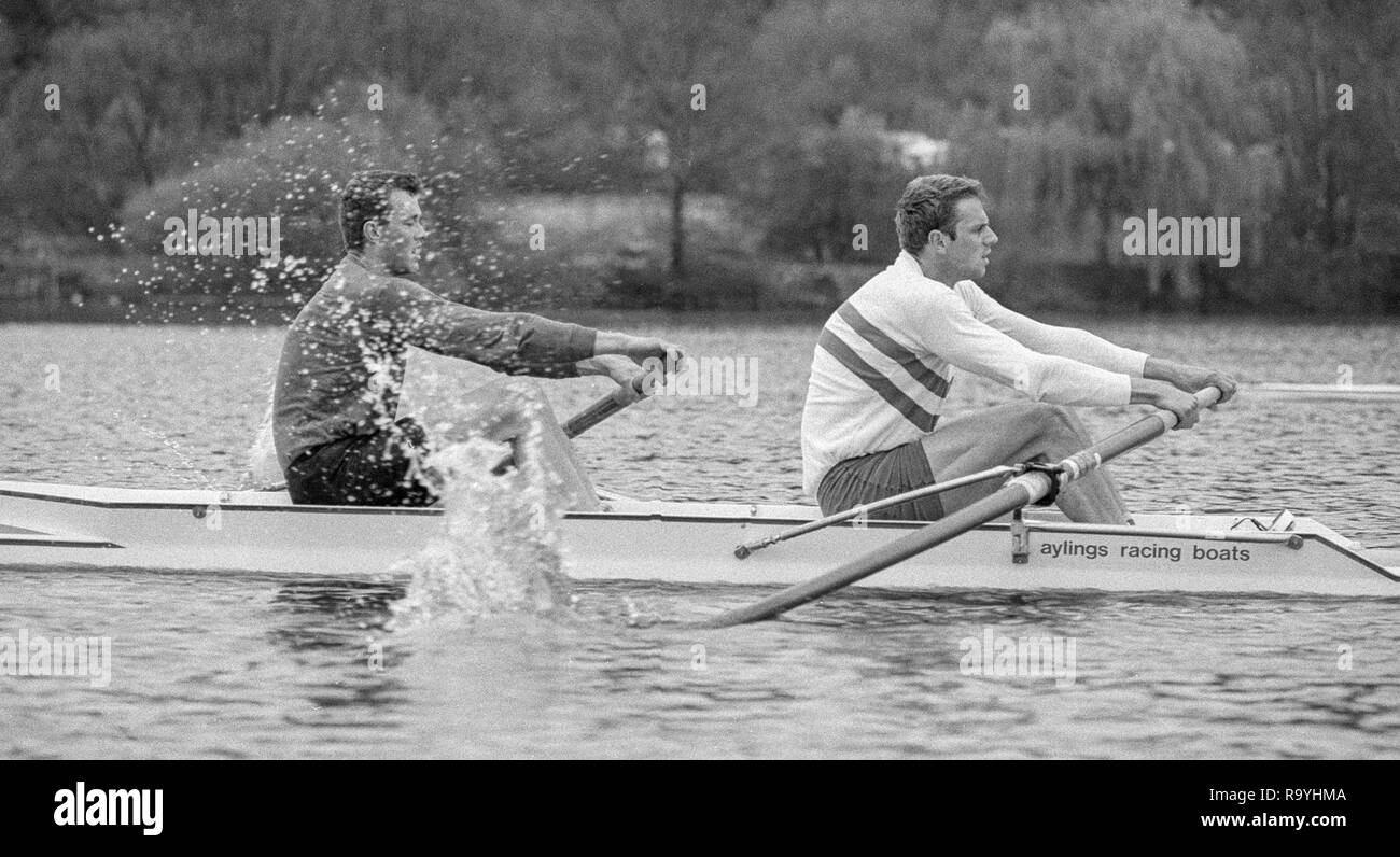 Nottingham, Inghilterra. GBR M2+, COX, Pat SWEENEY, prua, Andy HLMES e Steve REDGRAVE, 1986 Mondo campionati di canottaggio, Holme Pierrepont corso, Nottingshire. [Obbligatorio di credito. Peter Spurrier/Intersport immagini] Foto Stock