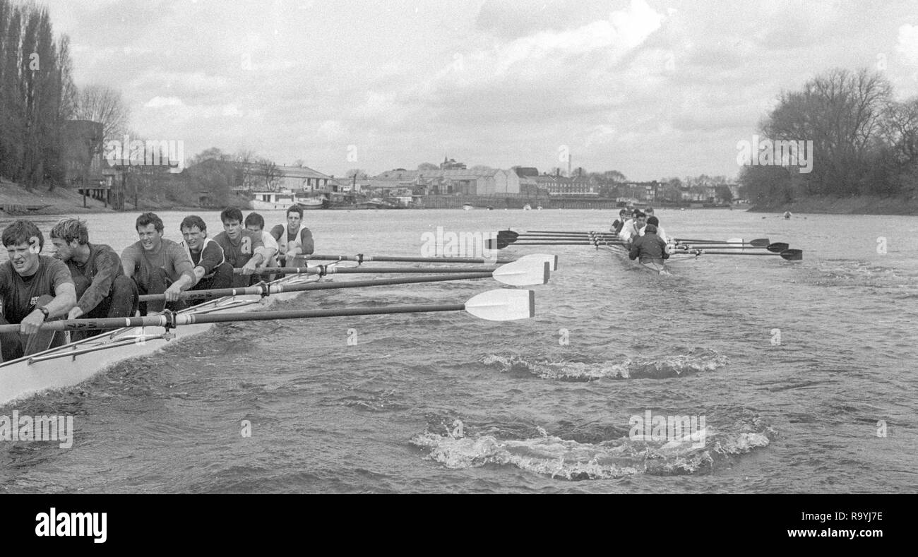 Londra. Regno Unito. 1987 Pre Fixture, gamma Boat Race. Squadra Nazionale vs Cambridge University BC sul campionato corso Mortlake per Putney. Il fiume Tamigi. Sabato 21.03.1987 [Obbligatorio Credito: Pietro SPURRIER/Intersport immagini] Squadra Nazionale, prua, Terry Dillon, John MAXY, John GARRETT, Martin CROSS, Andy Holmes, Steve REDGRAVE, Adam CLIFT, Richard STANHOPE e Cox, Pat SWEENEY. CUBC. Equipaggio prua. Ian Clarke, Richard SPINK, Nicholas GRUNDY, Matt BRITTIN, Stephen PEEL [Presidente] Jim PEW Jim GARMAN, Paddy BROUGHTON e Cox. Julian wolfson Foto Stock
