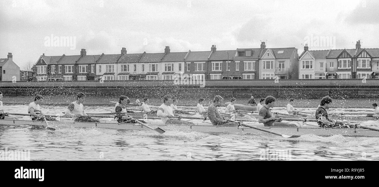 Londra. Regno Unito. 1987 Pre Fixture, gamma Boat Race. Squadra Nazionale vs Cambridge University BC sul campionato corso Mortlake per Putney. Il fiume Tamigi. Sabato 21.03.1987 [Obbligatorio Credito: Pietro SPURRIER/Intersport immagini] Squadra Nazionale, prua, Terry Dillon, John MAXY, John GARRETT, Martin CROSS, Andy Holmes, Steve REDGRAVE, Adam CLIFT, Richard STANHOPE e Cox, Pat SWEENEY. CUBC. Equipaggio prua. Ian Clarke, Richard SPINK, Nicholas GRUNDY, Matt BRITTIN, Stephen PEEL [Presidente] Jim PEW Jim GARMAN, Paddy BROUGHTON e Cox. Julian wolfson Foto Stock