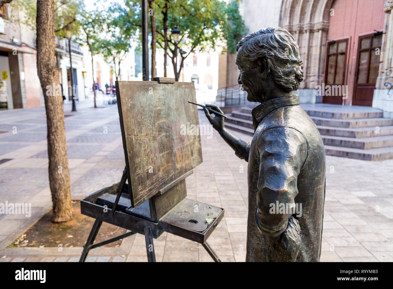 La scultura in bronzo di pittura dell'artista dalla cattedrale del Santa Maria, tributo all'artista Juan Jose Salas da Carlos Vento, Castellon de la Plana, Spagna Foto Stock