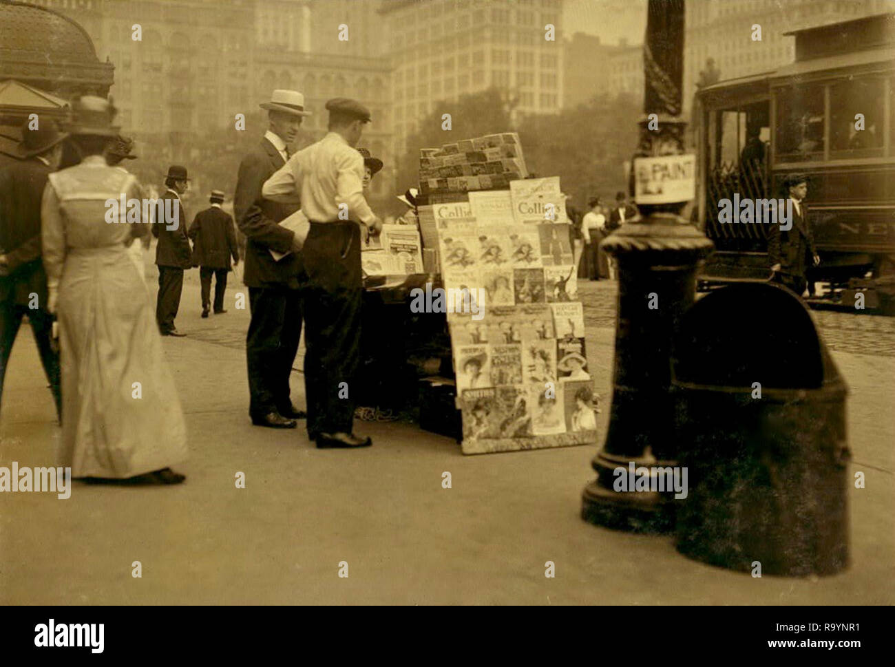 Edicola. New York, giugno 1913 Foto Stock