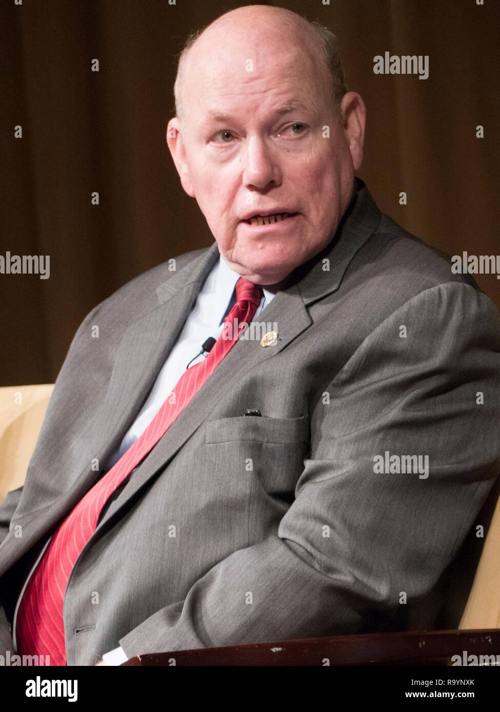 Rick Weidman, Direttore esecutivo per le politiche e le questioni di governo per il Vietnam Veterans of America durante una discussione sul Vietnam presso il National Archives Novembre 14, 2018 a Washington D.C. Foto Stock