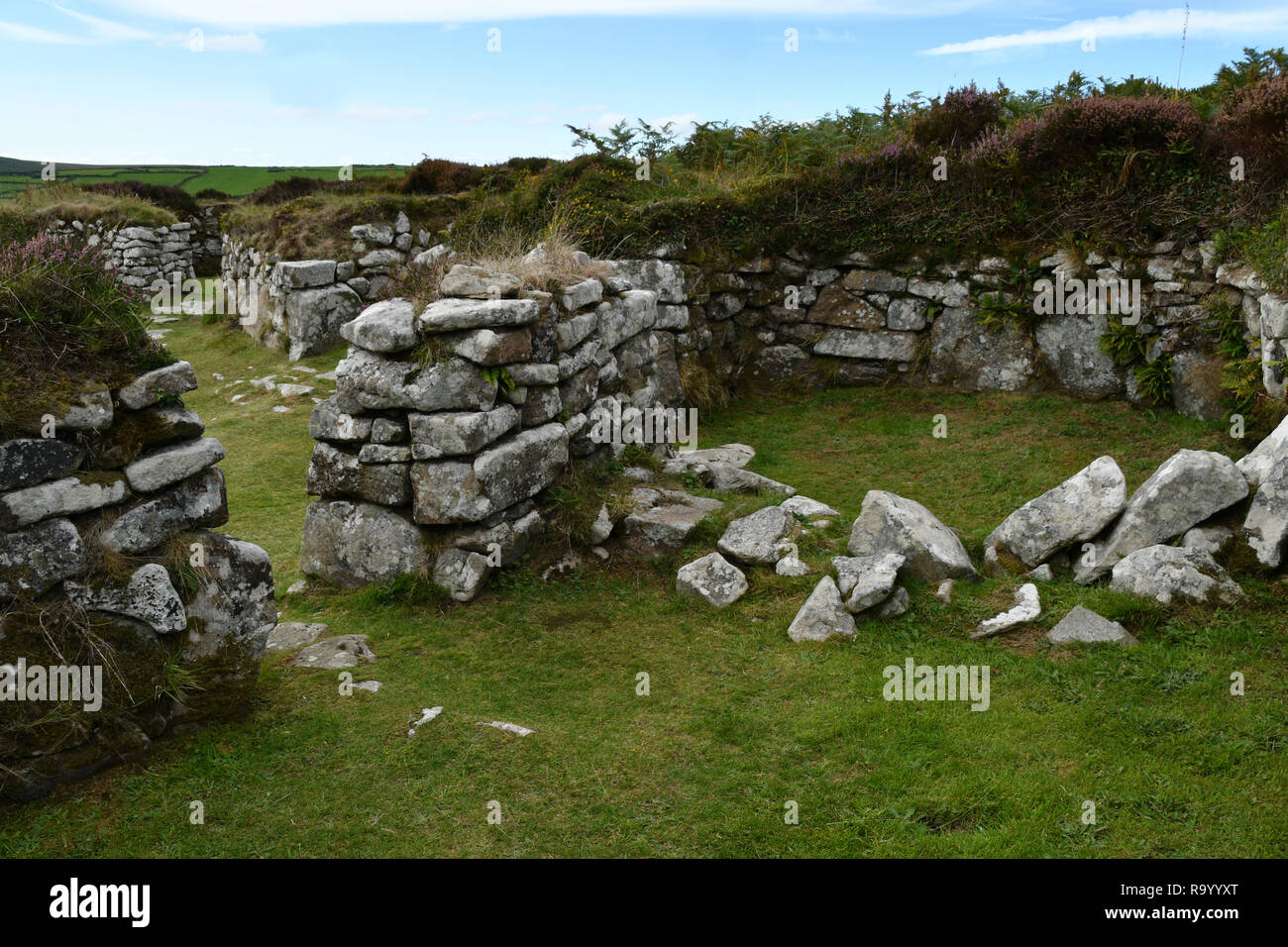 Chysauster. Insediamento Romano-British, occupata dalla media età del Ferro fino alla fine dell'occupazione romana del IV secolo d.c. Villaggio sul cortile. Foto Stock