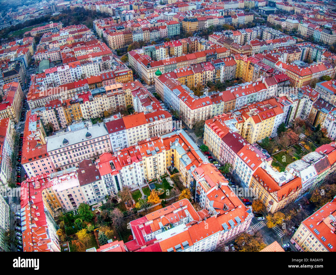 Drone volo su Praga Foto Stock