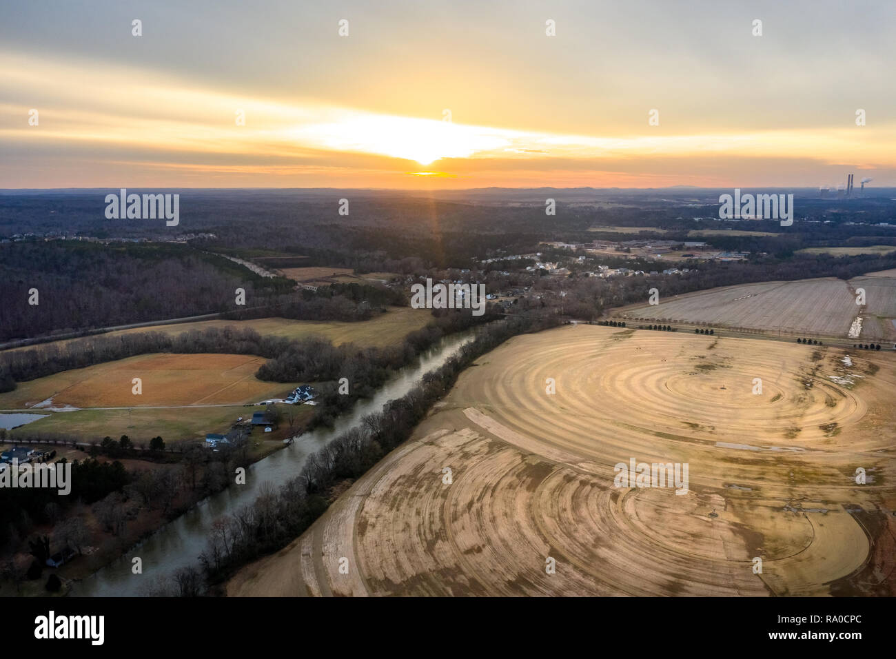 Vista aerea di aziende agricole e di cerchi concentrici in Cartersville Georgia Foto Stock