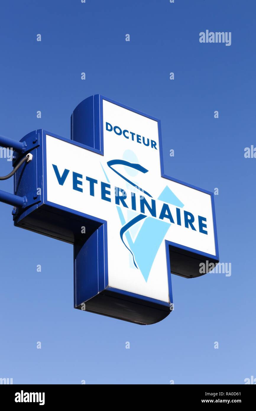 Montelimar, Francia - 2 Novembre 2018: logo veterinari su un palo in Francia Foto Stock