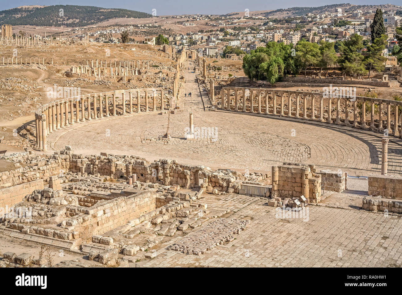 La piazza dalla forma ovale in rovine Romane di Jerash, Giordania. Foto Stock