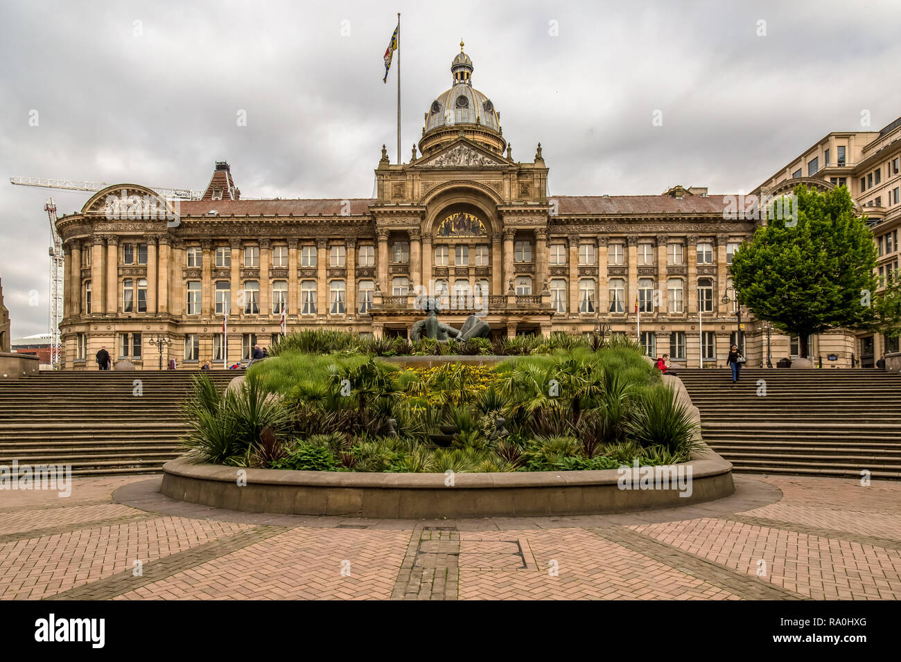 Birmingham City Council House in Victoria Square, Birmingham, Inghilterra con il fiume Statua fontana nel centro. Foto Stock