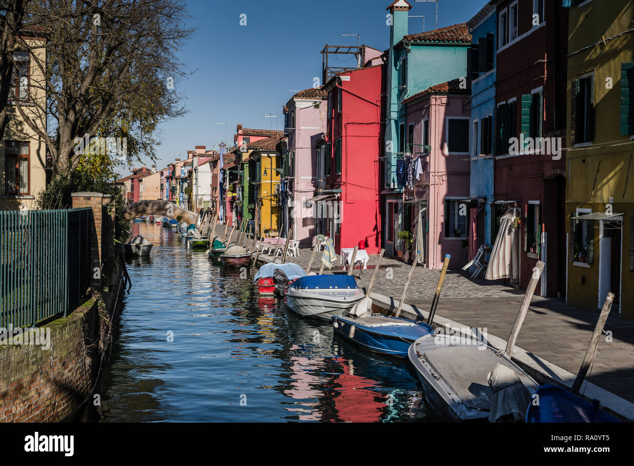 Edifici dipinti,Burano Venezia Italia. Foto Stock