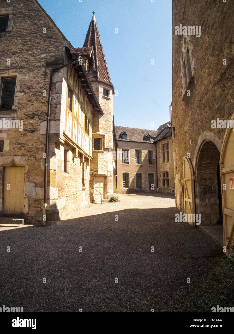 Museo del vino nella città di Arles nel sud della Francia. Interessante insieme architettonico di ben conservati edifici medievali e i vicoli a fare una gita. Foto Stock