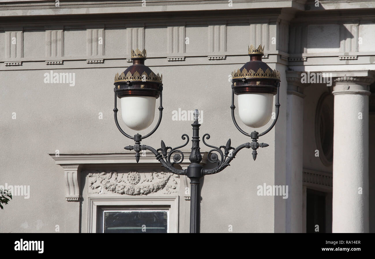 Lampade decorative a Aghmashenebeli Avenue a Tbilisi Foto Stock