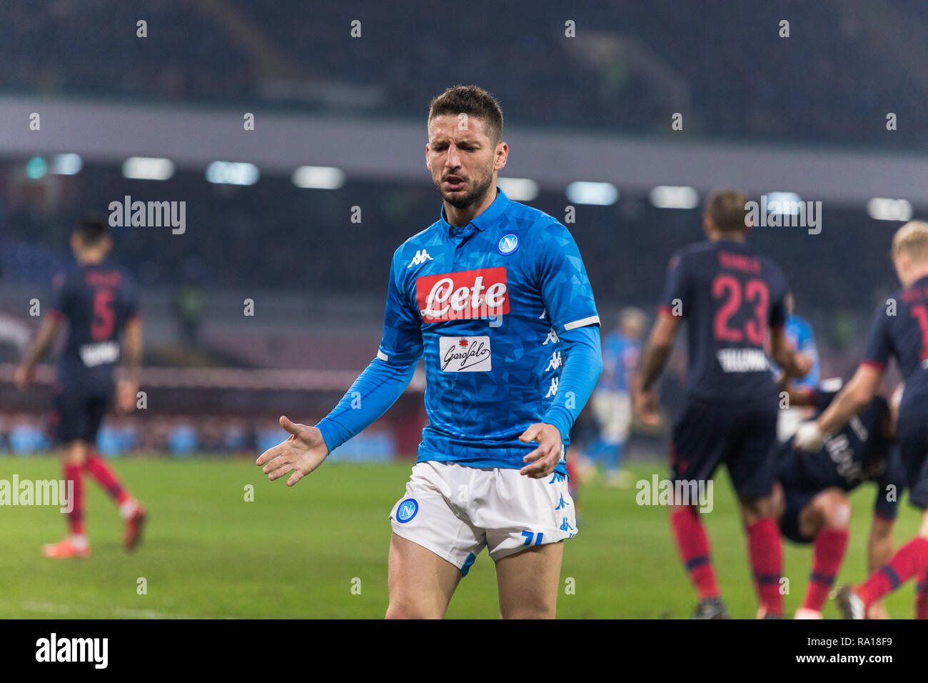 Napoli, campania, Italy. 29 Dic, 2018. Dries Mertens di SSC Napoli visto reagire durante il gioco. SSC Napoli vs Bologna FC durante la serie di una partita di calcio a Stadio San Paolo. Credito: Ernesto Vicinanza/SOPA Immagini/ZUMA filo/Alamy Live News Foto Stock