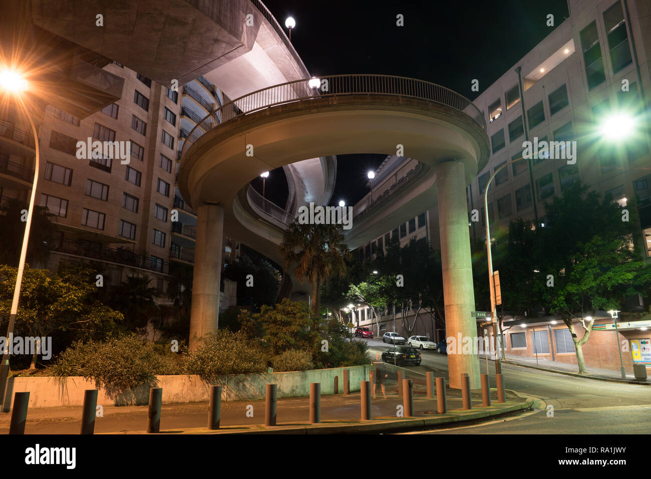 Interessante valutare ponte per i ciclisti e i pedoni Foto Stock