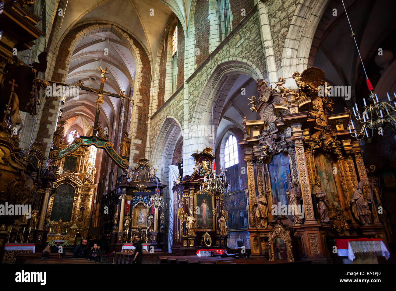 Corpus Domini interni della chiesa nella città di Cracovia, in Polonia, altari barocchi in basilica in stile gotico risalente al XIV secolo Foto Stock