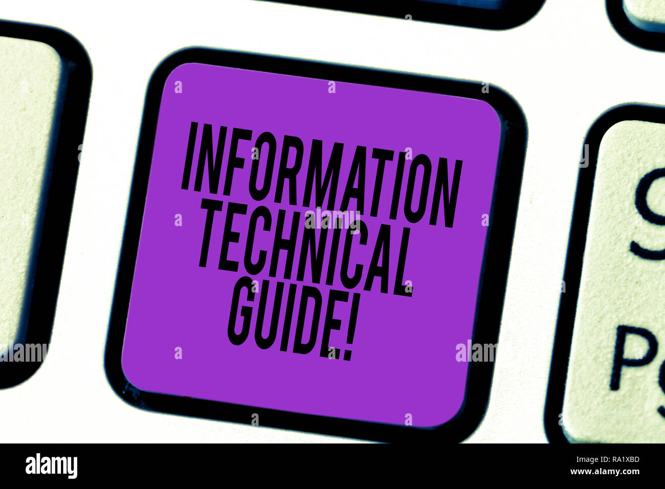 Scrittura delle informazioni di testo guida tecnica. Concetto significato documento contenente le istruzioni di funzionamento del tasto della tastiera intenzione di creare computer Foto Stock