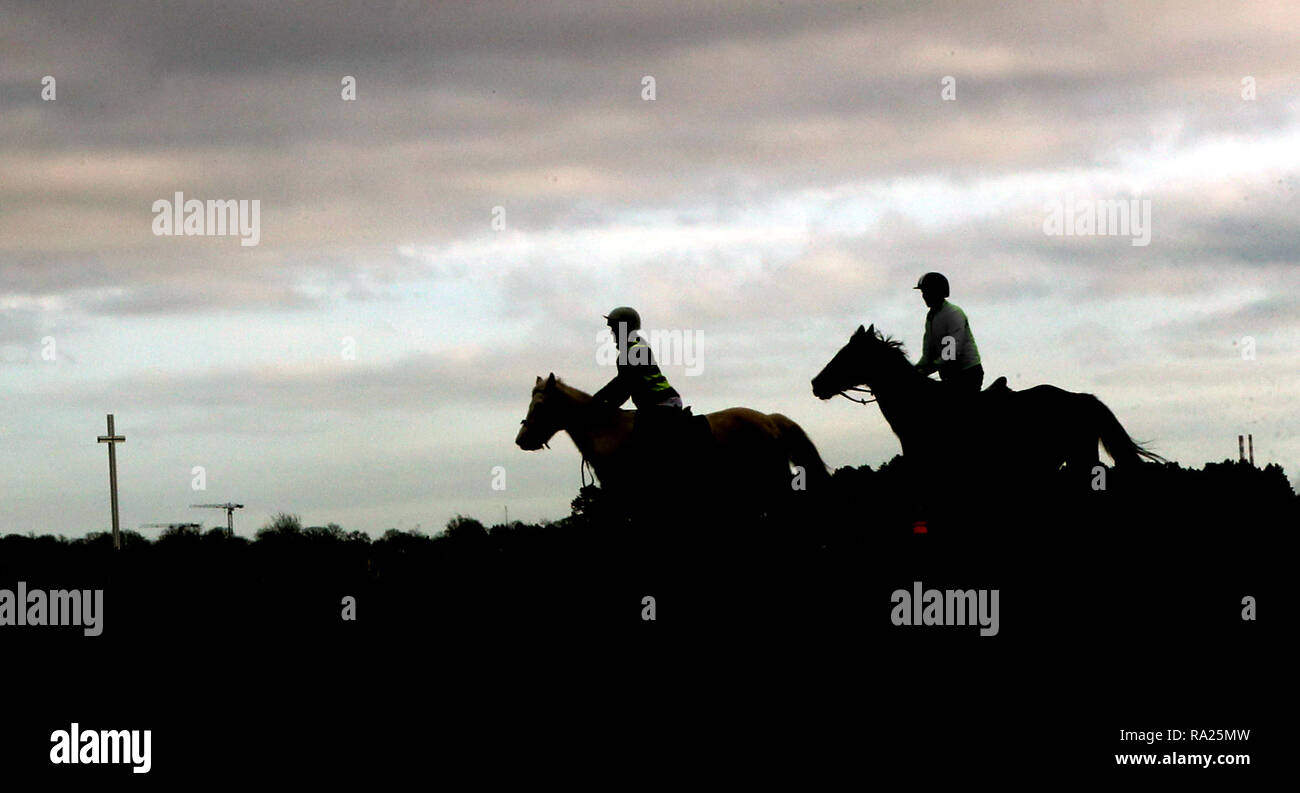 Piloti del cavallino vicino la croce papale a Dublino di Phoenix Park. Foto Stock