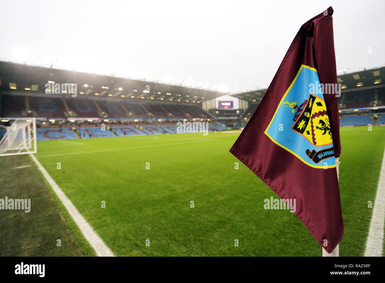 Vista generale del terreno prima della Premier League a Turf Moor, Burnley. Foto Stock