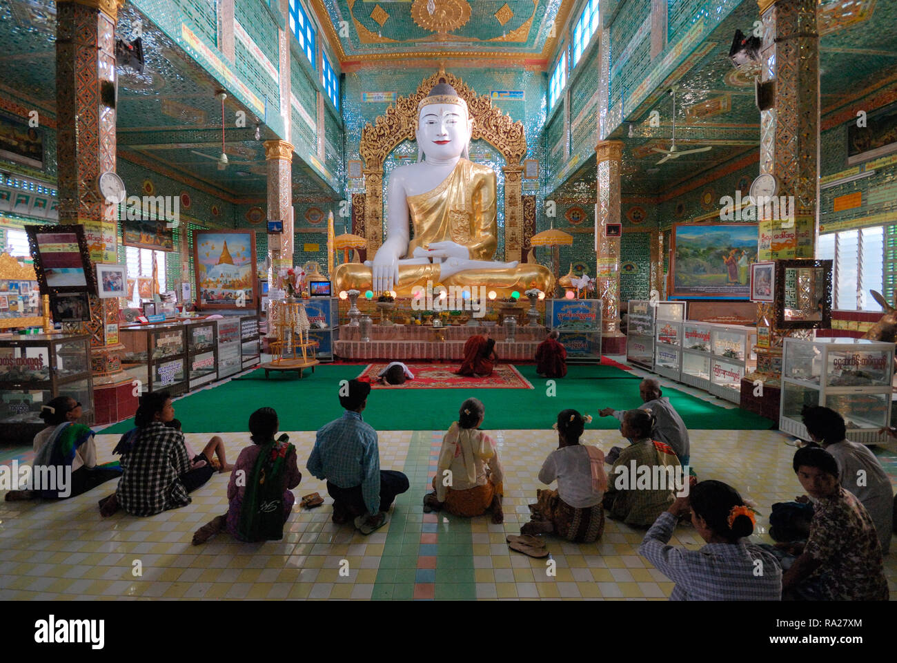 Golden Ponnya Shin Pagoda, costruire nel 1312 da U Ponnya un ministro di Athin Khaya Foto Stock