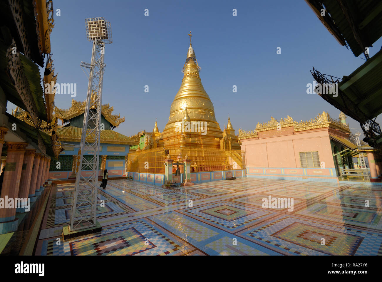 Golden Ponnya Shin Pagoda, costruire nel 1312 da U Ponnya un ministro di Athin Khaya Foto Stock