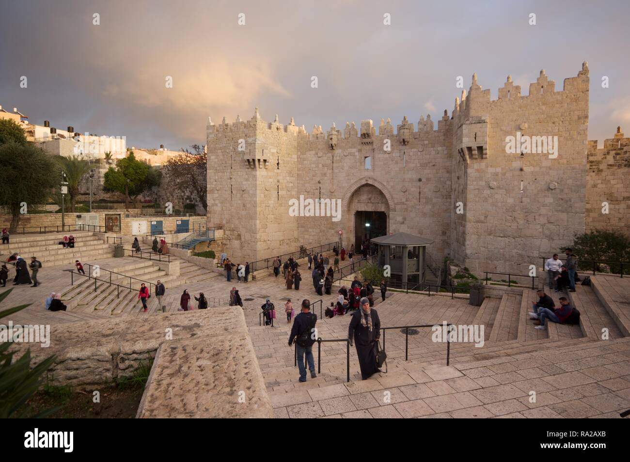 Porta di Damasco, vecchia di Gerusalemme Foto Stock
