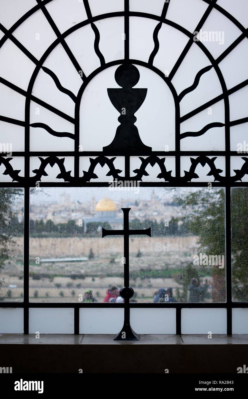 Vista del monte del tempio dalla cappella di Dominus Fecit, Mount of Olives, Gerusalemme Foto Stock