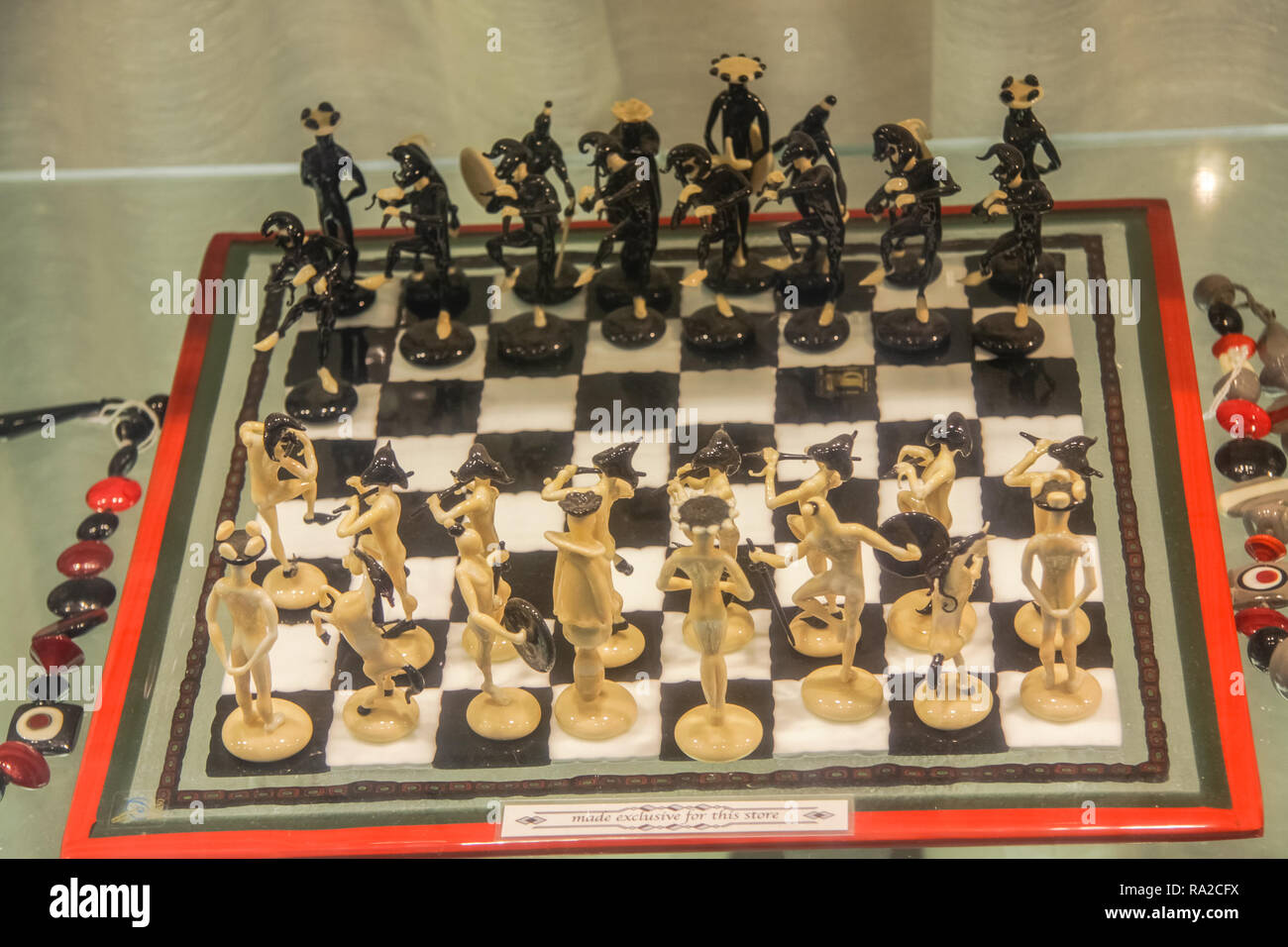 Venezia, Italia - 29 Maggio 2016: Scacchi nel Museo di Venezia. Antico  gioco di scacchi e figure decorative del set Foto stock - Alamy