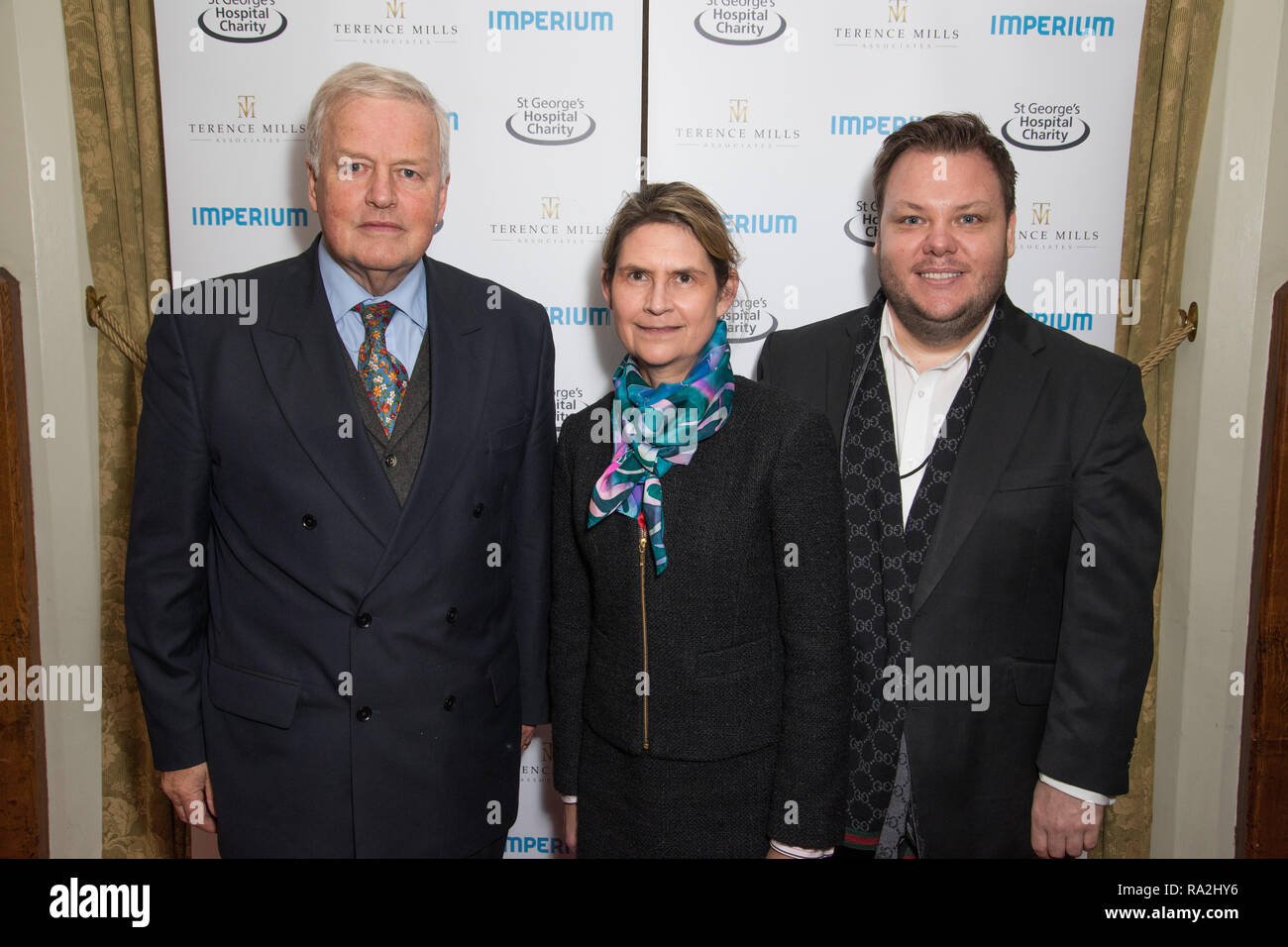 Gli ospiti frequentano Imperium investimenti di San Giorgio e la Carità evento presso le Case del Parlamento con: DSO Bob Stewart MP, Claire Podbielski-Stewart, Terry Mulini dove: Londra, Regno Unito quando: 29 Nov 2018 Credit: Phil Lewis/WENN.com Foto Stock