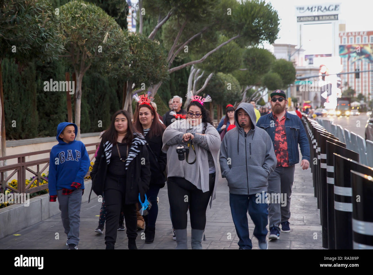 Las Vegas, Nevada, USA. 31 Dic, 2018. Capodanno ottenere i preparativi in corso a Las Vegas, Nevada, nonostante i cieli blu ci sono state bufere di neve troppo. Credito: Keith Larby/Alamy Live News Foto Stock