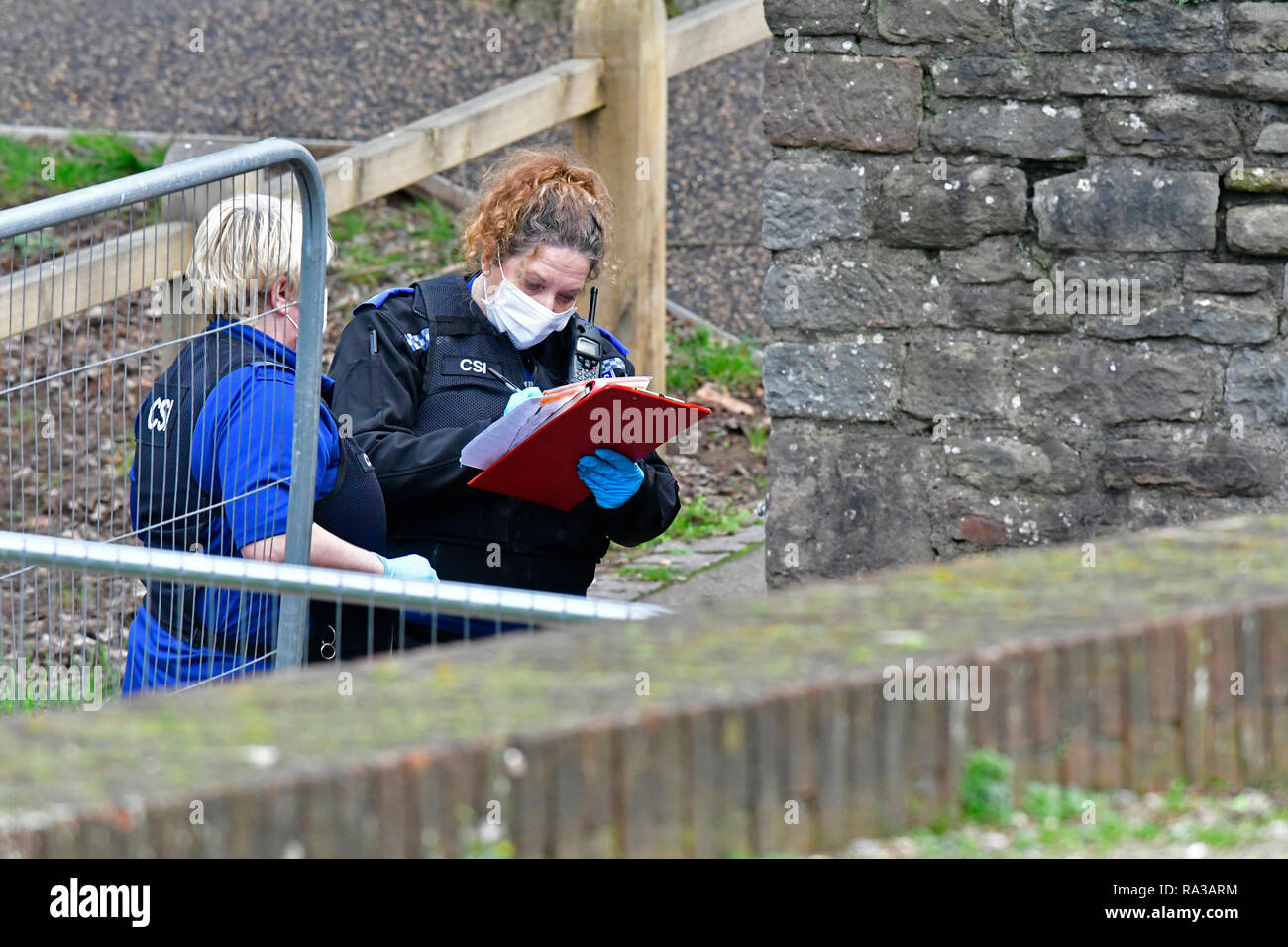 Bristol, Regno Unito. 01 gen 2019. Principali incidenti di polizia nella città di Bristol e una grande area di Broadmead Shopping Centre è stato spillato.it si estende dal parco del castello, Strada del vino, Union Street, Il Pithay e Fairfax Street. Circa 8.15 presto questa mattina un passante ha detto di aver visto ciò che sembrava una sommossa van Parcheggiato fuori del Night club SWX il 1 gennaio 2019. I funzionari di detto un grave incidente ha avuto luogo il Veglione di Capodanno. Credito: Robert Timoney/Alamy Live News Foto Stock