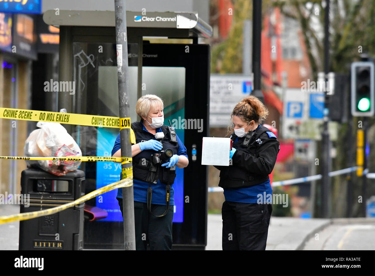 Bristol, Regno Unito. 01 gen 2019. Principali incidenti di polizia nella città di Bristol e una grande area di Broadmead Shopping Centre è stato spillato.it si estende dal parco del castello, Strada del vino, Union Street, Il Pithay e Fairfax Street. Circa 8.15 presto questa mattina un passante ha detto di aver visto ciò che sembrava una sommossa van Parcheggiato fuori del Night club SWX il 1 gennaio 2019. I funzionari di detto un grave incidente ha avuto luogo il Veglione di Capodanno. Credito: Robert Timoney/Alamy Live News Foto Stock