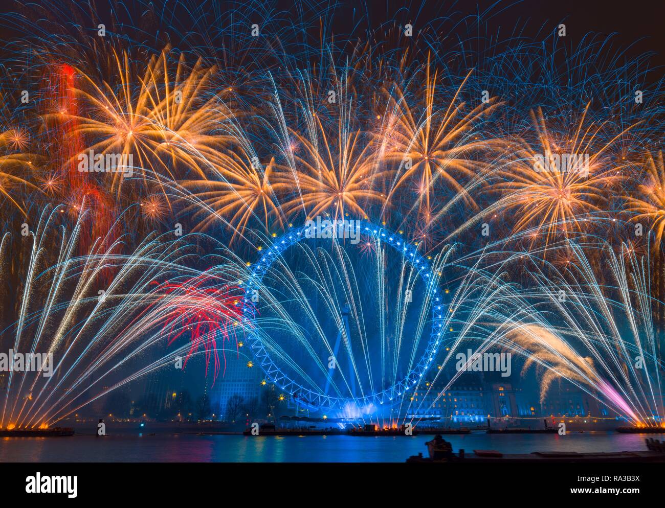 Londra, Regno Unito. 1 gennaio 2019. Il Sindaco dei fuochi d'artificio di Capodanno londinesi mostra 2019 Credit: Stewart Marsden/Alamy Live News Foto Stock