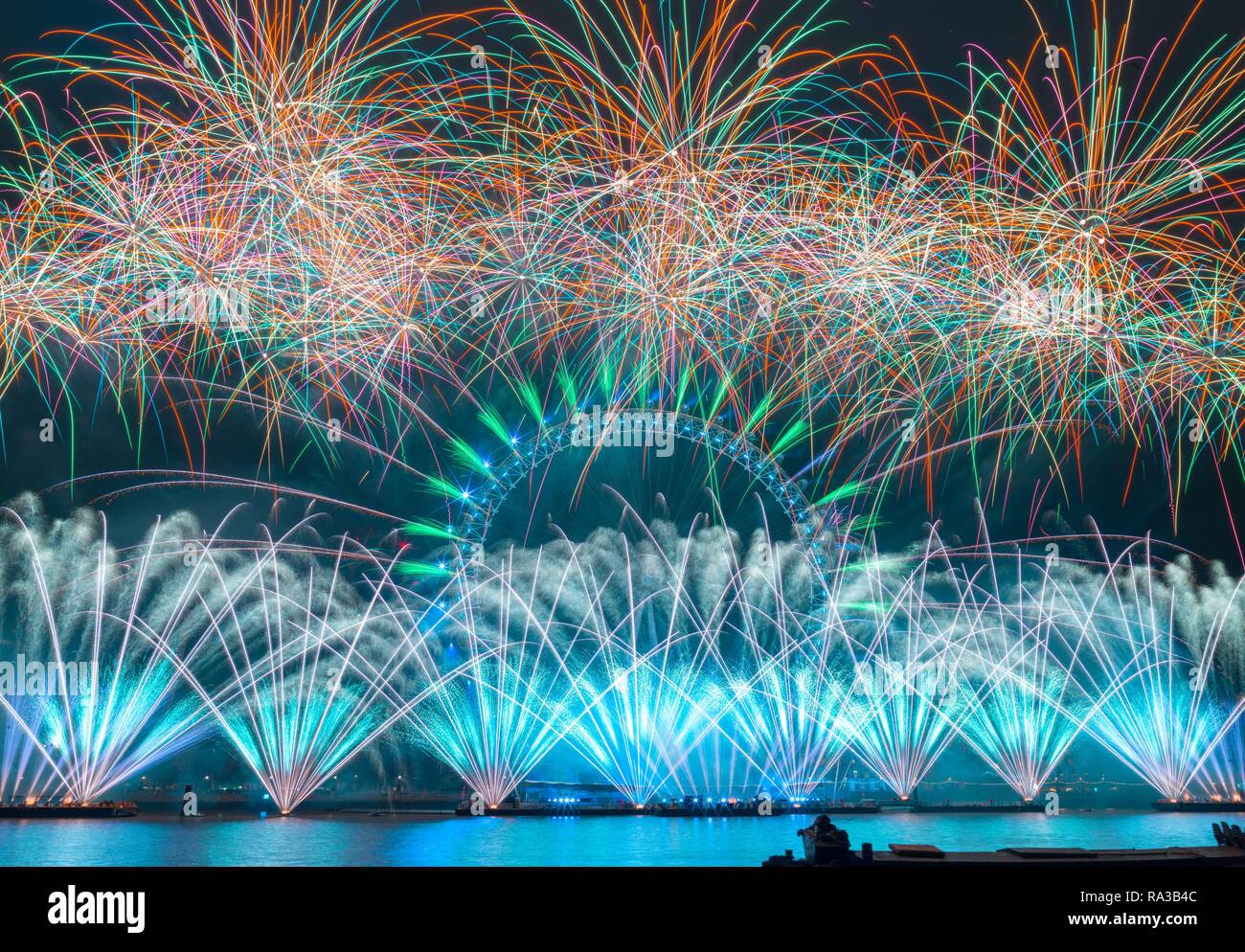 Londra, Regno Unito. 1 gennaio 2019. Il Sindaco dei fuochi d'artificio di Capodanno londinesi mostra 2019 Credit: Stewart Marsden/Alamy Live News Foto Stock