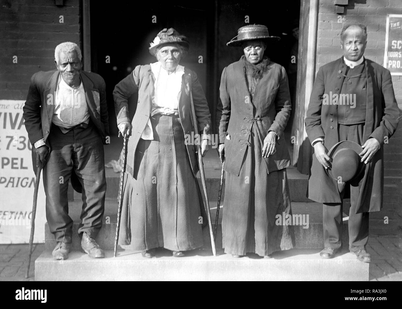 Slave reunion - LEWIS MARTIN, età 100; MARTHA ELIZABETH BANCHE, età 104; AMY WARE, età 103; REV. S.P. DREW, nato libero ca. 1917 Foto Stock