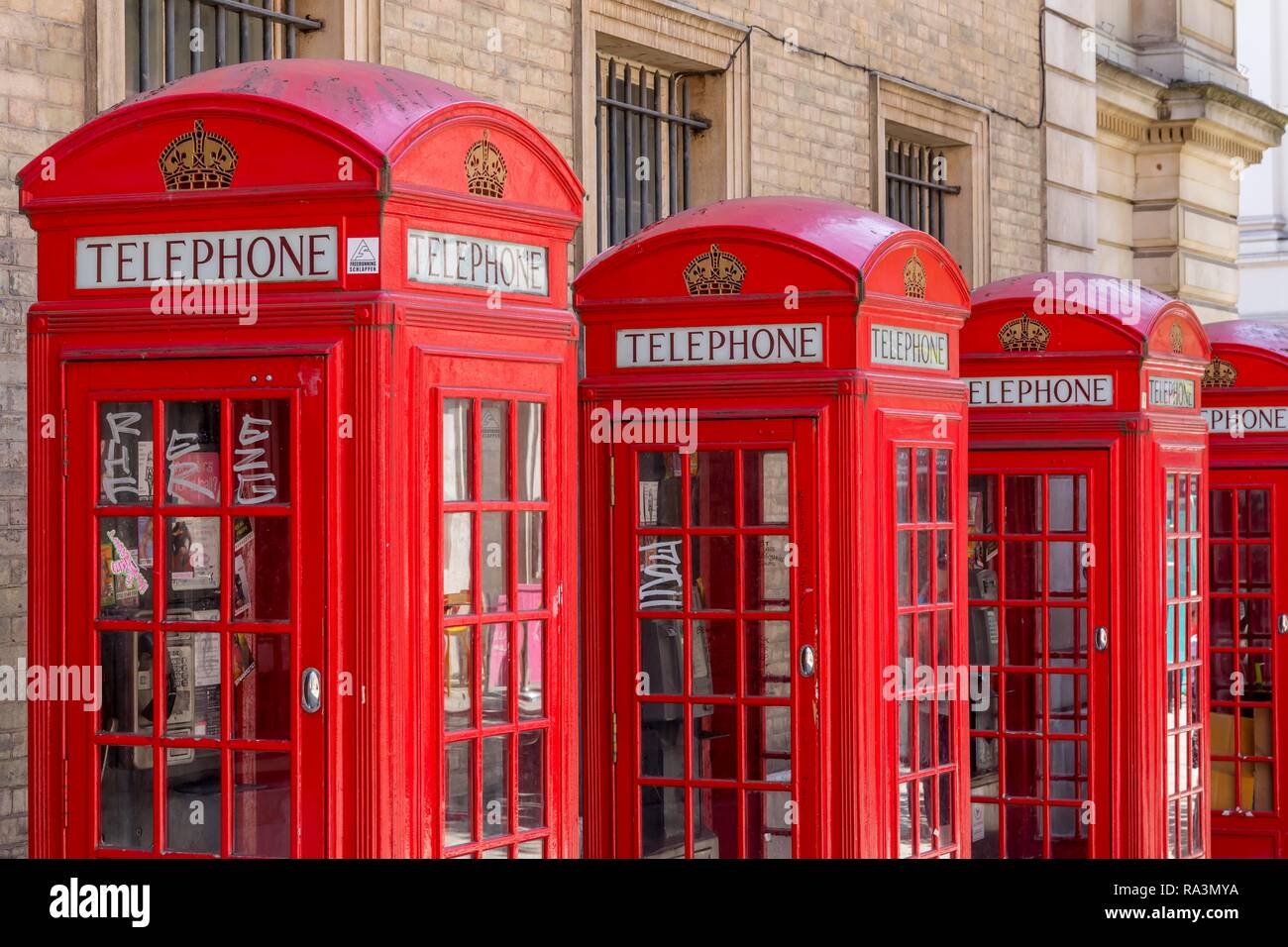 Red English cabine telefoniche, London, Regno Unito Foto Stock