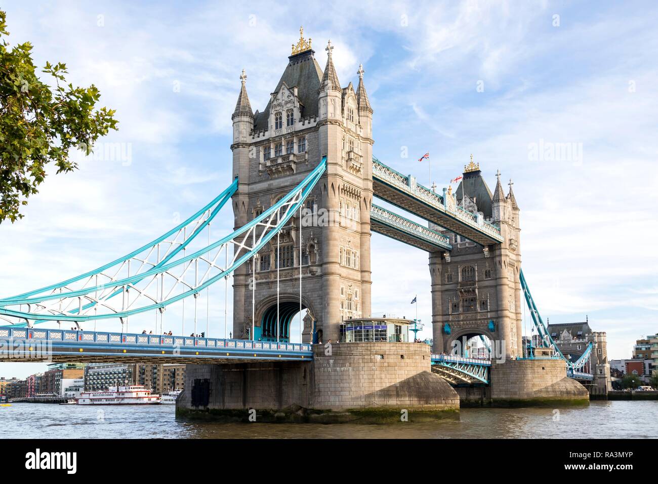 Il Tower Bridge, London, Regno Unito Foto Stock