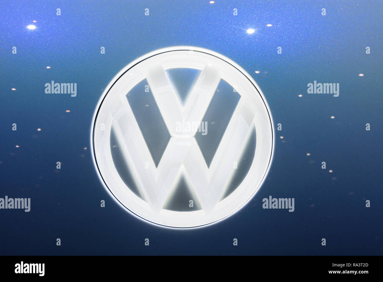 Dresda: Volkswagen logo alla concept car D in , Sachsen, Sassonia, Germania Foto Stock
