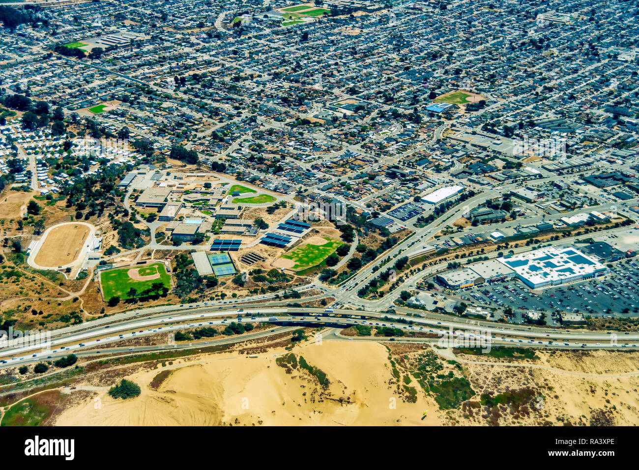 Foto aerea di Del Monte altezze quartiere nella città di sabbia, California su una soleggiata giornata estiva. Foto Stock
