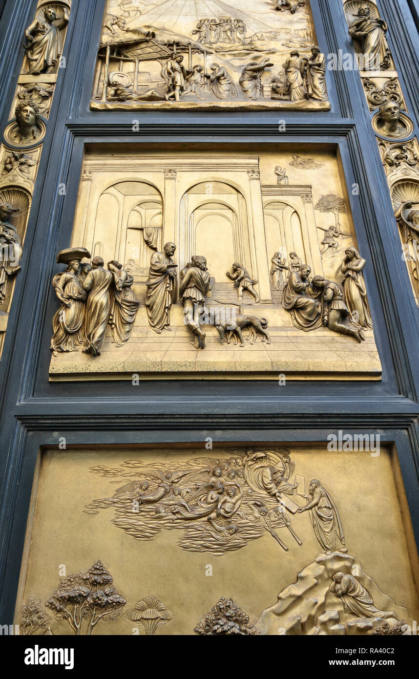 Firenze, Italia. Battistero. Dettaglio delle porte Est (il "Porte del Paradiso", 1425-1452) da Lorenzo Ghiberti, mostrando Isacco con Esaù e Giacobbe Foto Stock