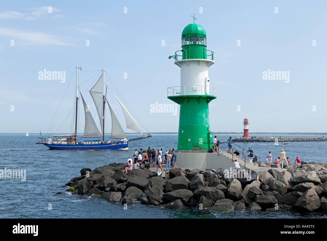 Barca a vela del Hanse Sail Rostock, Meclemburgo-Pomerania, Germania Foto Stock