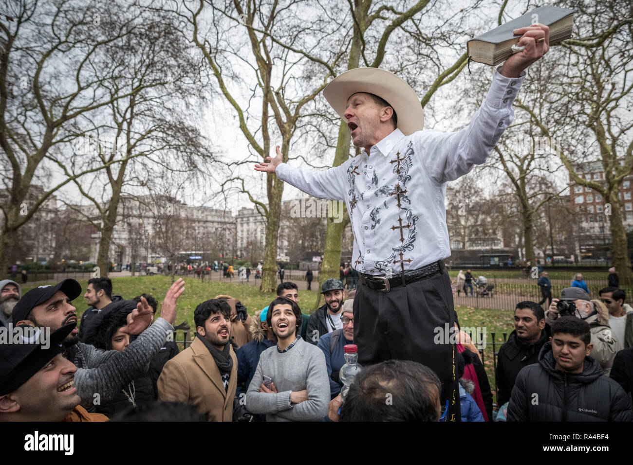 Speakers' Corner, il parlare in pubblico angolo nord-est di Hyde Park di Londra. Foto Stock