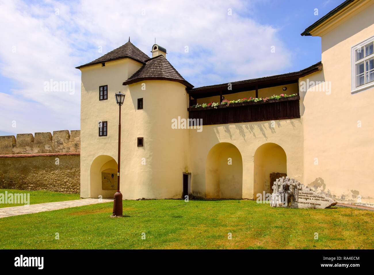 Porta alla chiesa castello, Spisska Kapitula, Spisske Potharadie, Kirchdrauf, Zip, Slovacchia Foto Stock