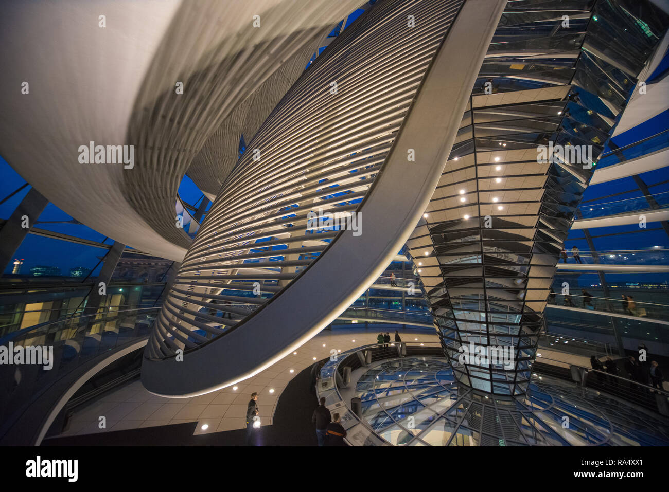 Cyber dom Reichskuppel Berlino moderna architettura futuristica Foto Stock