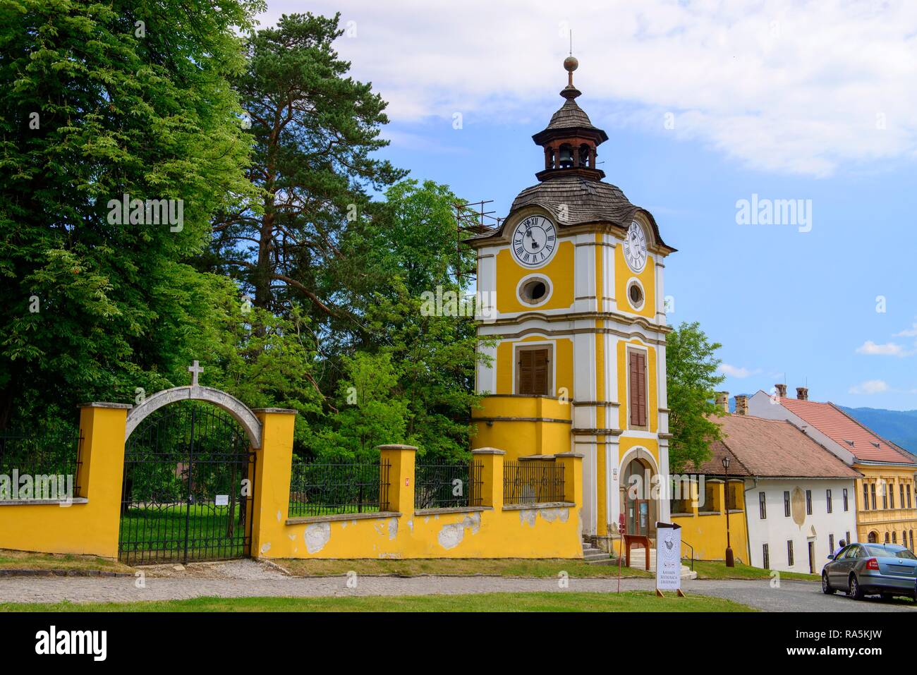 La torre barocca, la torre dell orologio al Probstgarten dal 1739, Spisska Kapitula, Spisske Potharadie, Kirchdrauf, Zip, Slovacchia Foto Stock