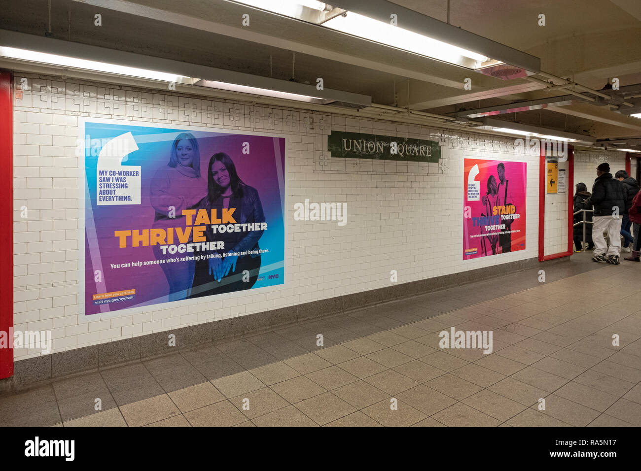 Poster per la NYC sforzarsi nel programma della stazione della metropolitana di Union Square in Lower Manhattan, New York City. Foto Stock