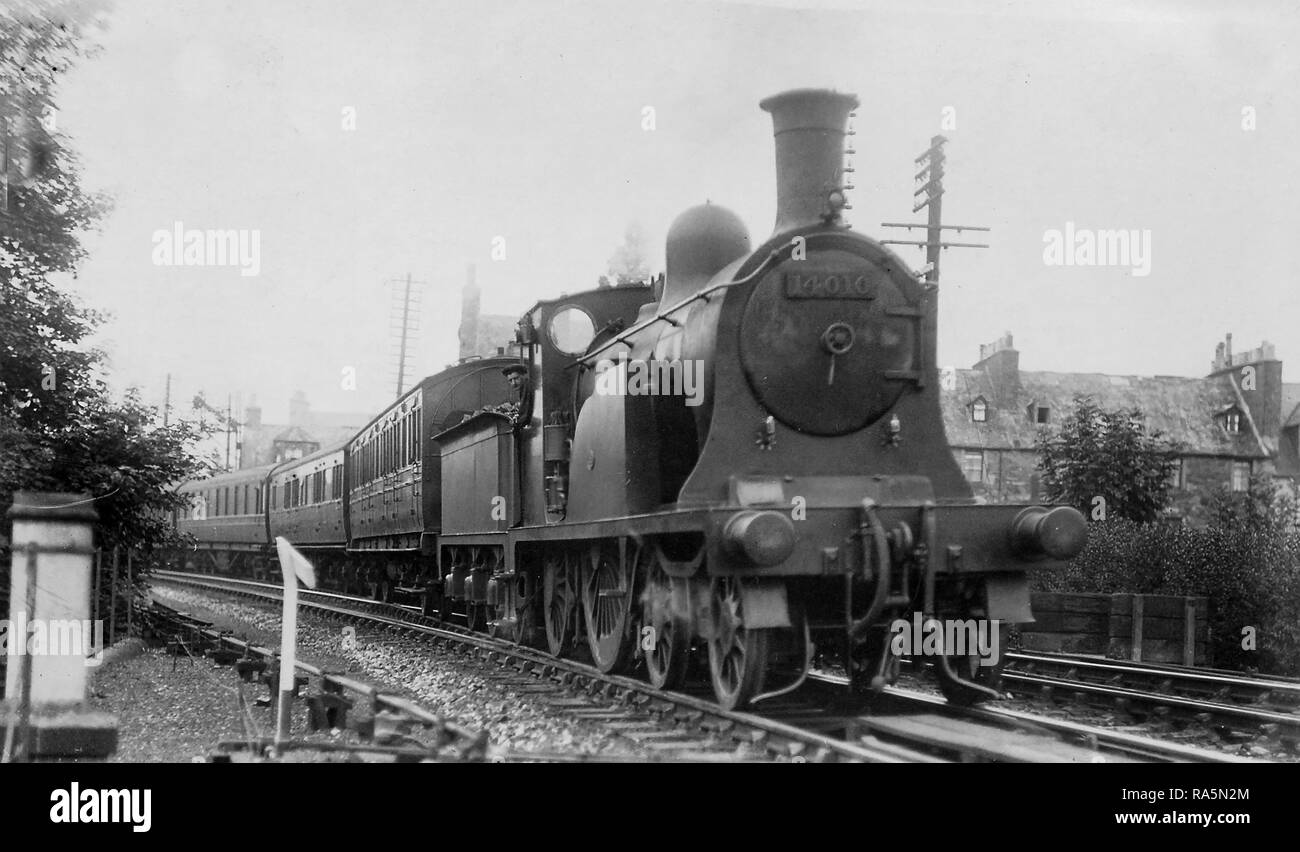 Caledonian singolo No.123 avvicinando Perth nel 1920s Foto Stock